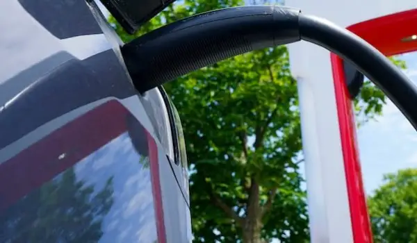 Government expected to announce it's scrapping EV mandate in favour of new fuel efficiency system: source