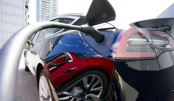 Ottawa set to scrap EV mandate, launch $1.5 billion investment fund: sources