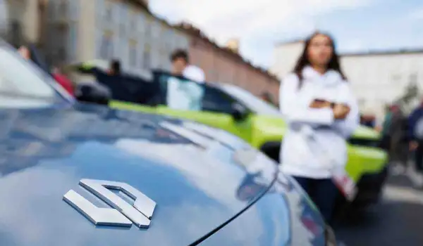 Stellantis in Talks to Make Chinese EVs at Idled Canadian Plant