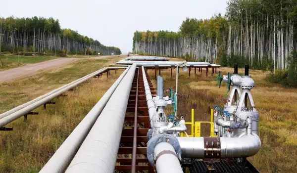 Alberta to propose southern route for new West Coast pipeline, sources say