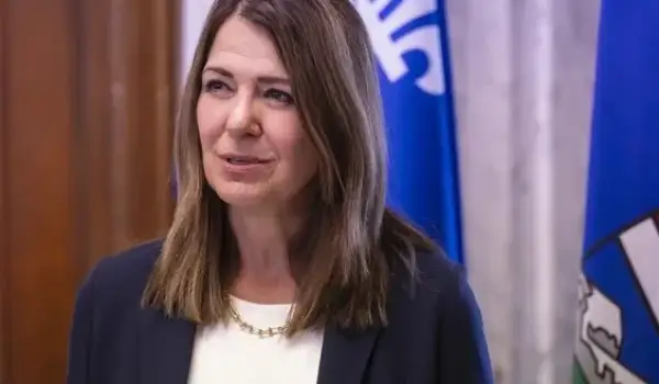 Fewer than half of Albertans say they would stay in a newly independent province: poll