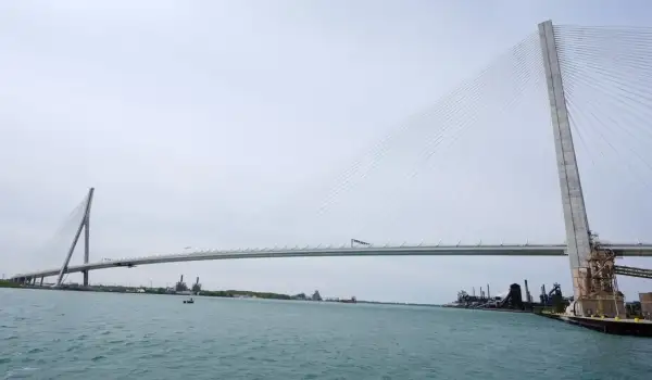 Cross-border bridge celebration 'inappropriate' after Trump's tariff threats: Canada