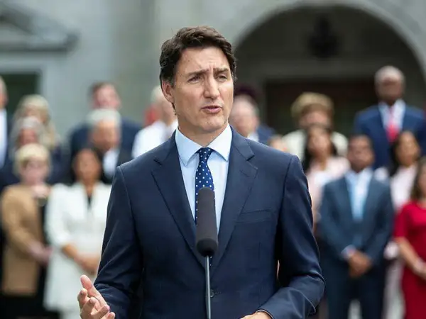 Trudeau cabinet to hear from experts on middle class, Canada-U.S., and housing during pre-Parliament retreat in Montreal