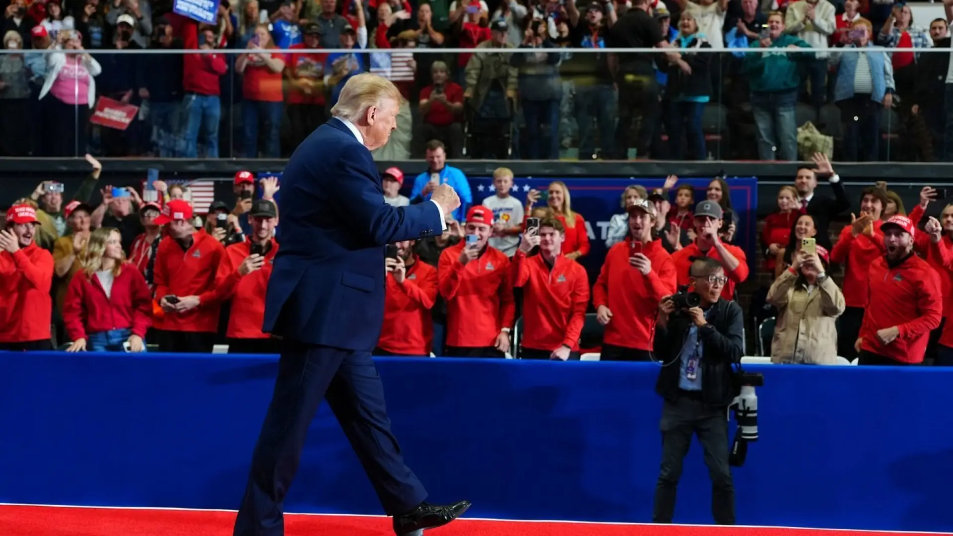 National Newswatch | Trump heads to Mississippi for a midterm rally,…